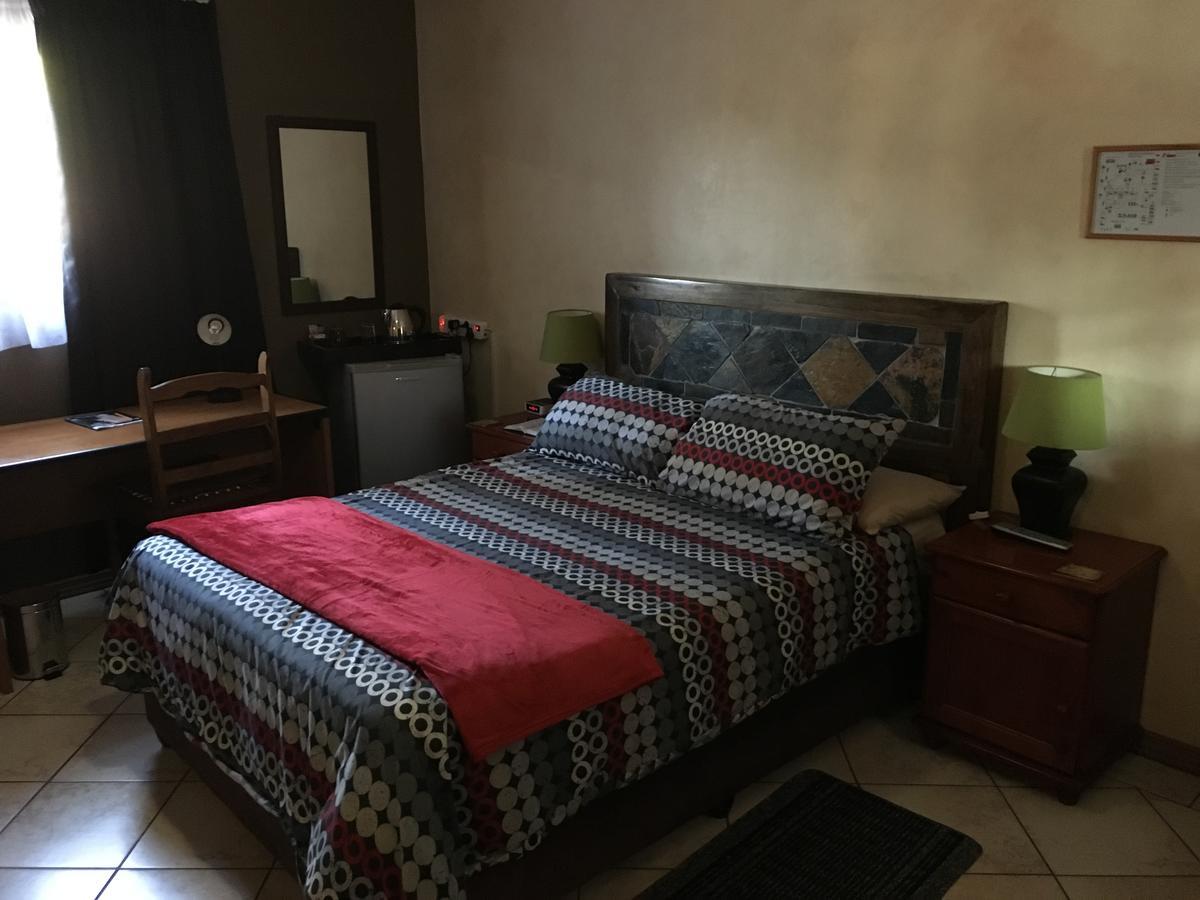 Lions Rest Guest House Germiston Eksteriør bilde